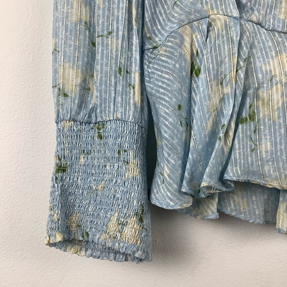 Zara Floral Cropped Faux Wrap Blouse Top in Blue - Picture 4 of 5